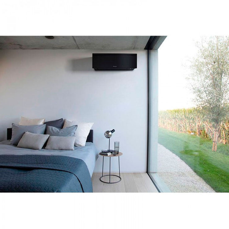 Daikin Emura 3 9000 BTU Split Klimaanlage R32 Inverter – A+++ WiFi Design Klimagerät Schwarz für 15–25 m² [FTXJ25AB + RXJ25A]